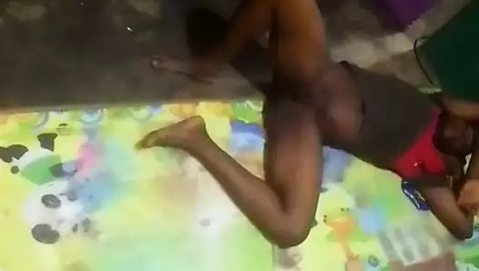 Tıbbi emirler altında sikişiyor