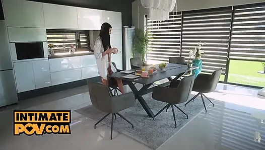 Bakış açısı - Simon Kitty'nin uyandıktan sonra amını germesine ihtiyacı var