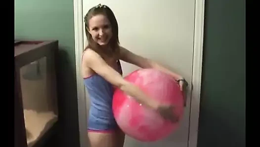 Ben paskalya yumurtası ararken eteğime bakma