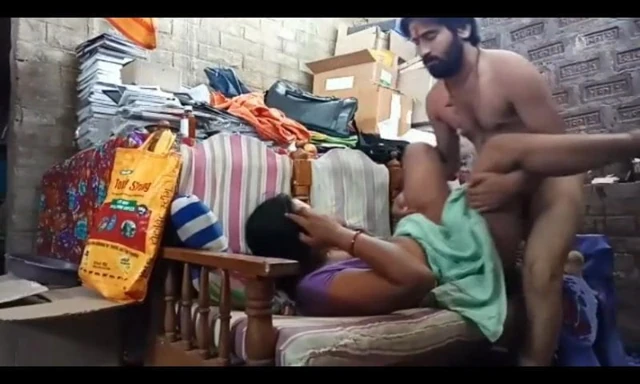 Pandit ji ne Chudai ki apni biwi ki- Sex me Galtiya Dhundo