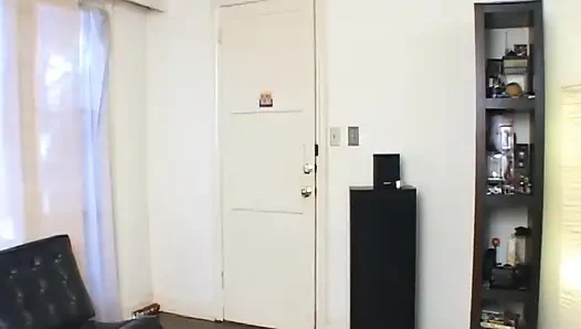 Sırılsıklam amcık tokatladıktan sonra döl sırılsıklam ahegao'nun yüzüne boşalıyor