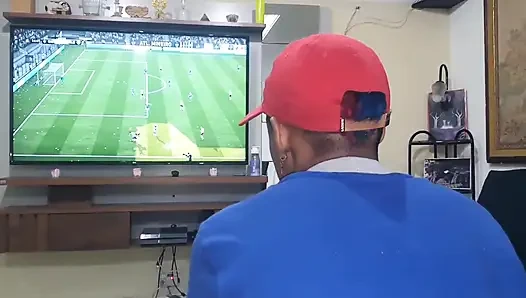 Daha fazla dayanamadım ve hatta götümü oğlumun arkadaşına verdim, bir oğlana. Oyuncak Aktör