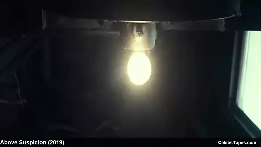 Emilia clarke ve sophie lowe seksi ve erotik film sahneleri