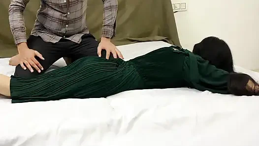 My younger step sister was alone in the room, I also went to her room and fucked her pussy at night