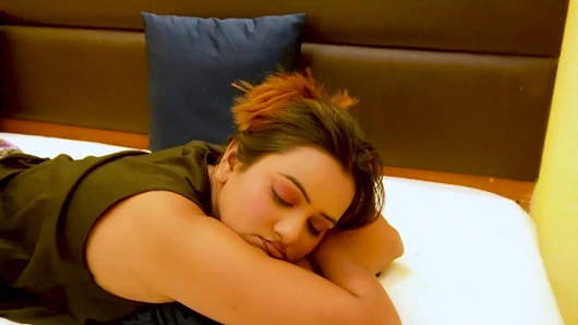 Desi sıcak kız seksi sıcak uzmanlardan tam vücut masaj hizmetine ihtiyaç duyuyor