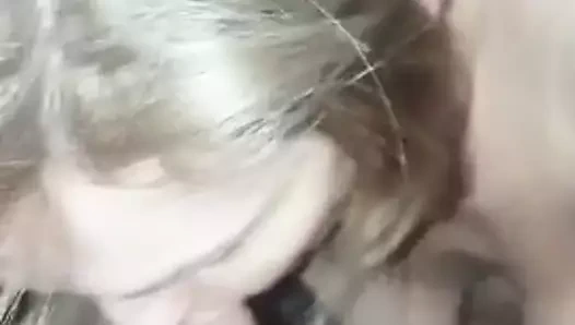 Sarkık baştankara milf, emme horoz!