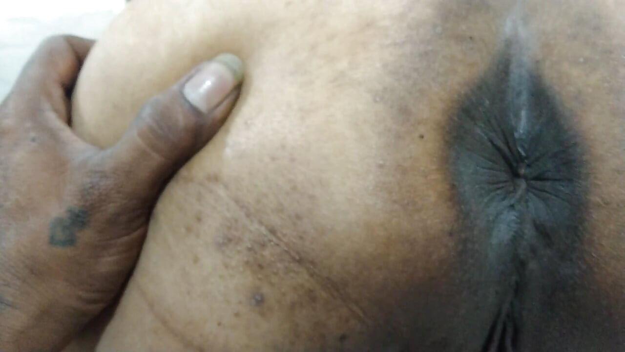Edepsiz kavitha teyze kuryenin önünde mastürbasyon yapıyor