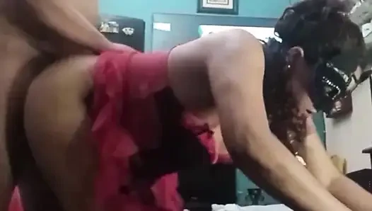 Büyük götlü evli orta yaşlı seksi kadının en iyi domaltarak sikişiyor