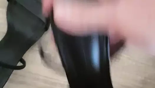 Boşalma wirh topuklu ayakkabılar