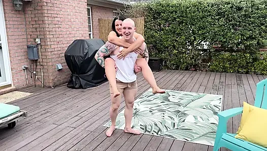Nadia White ve Baxx ile çıplak asansör ve taşıma