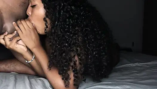 Yüzüme bakmak istemiyorsan beni gözlerim kapalı sik ki seni boşaltayım