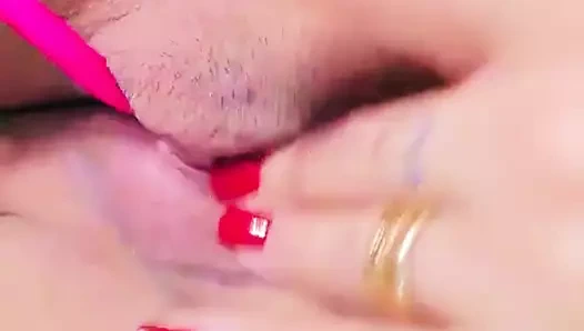 SALINCAK KIZ ETLI KEDI ILE VIDEO KAYDETTI