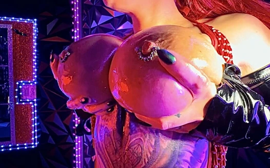4k succubus döl için göğüslerini emiyor ve sikiyor
