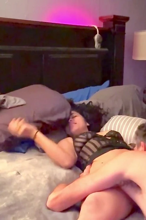 Kısa uzun saçlı seksi latin sikilmeyi seviyor