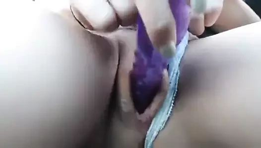 Milf orgazm içinde ona araba