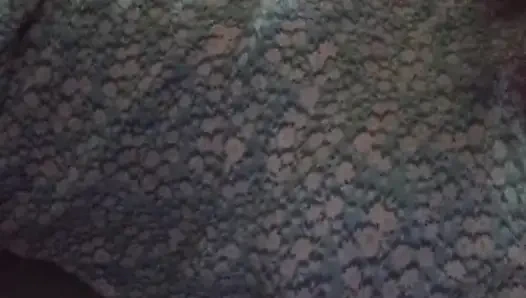 Büyük memeli ve ıslak amcıklı dildo şehveti ile banyo odasında Sri Lankalı kız musterbasyonu