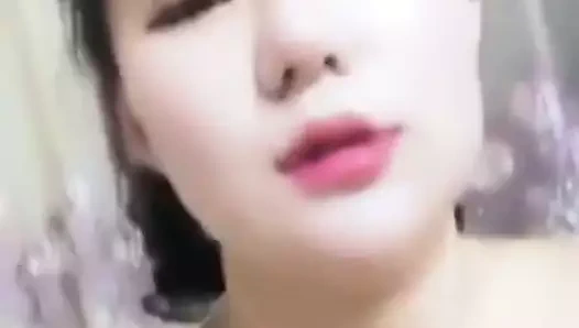 Yıldızın yüz değerinin güzelliği şişman brot tarafından yapıldı.