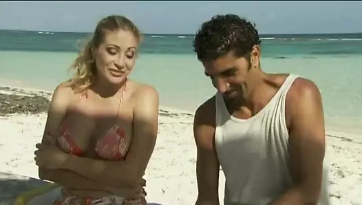 Muhteşem Vittoria Risi her zaman ateşli ve baştan çıkarıcı seks yapıyor