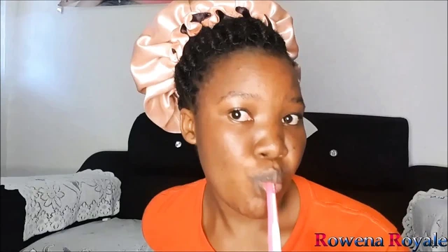 Amcığımda ve götümde diş fırçası oynuyor ve yalıyorum (tam video)