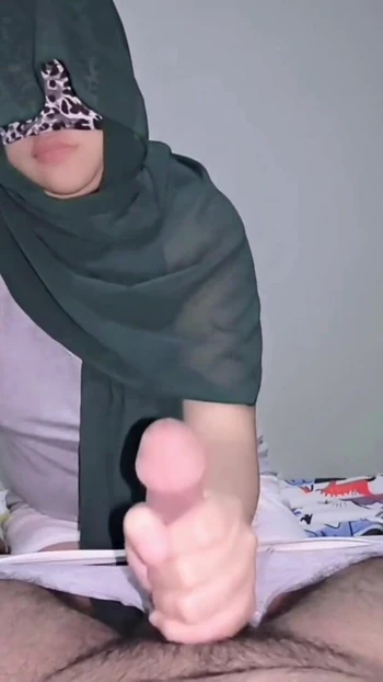 Мощный момент из "Скандала Guru SMA Gorontalo Viral Индо лучший минет массажисту"