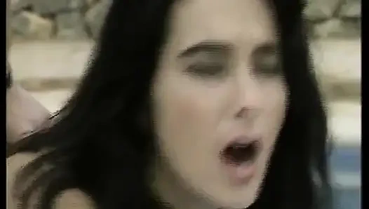 Almanya'dan amatör hatun havuzda yarağını emmek için burada