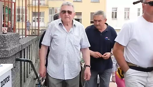 Sokaklardaki yaşlı adamlar 16