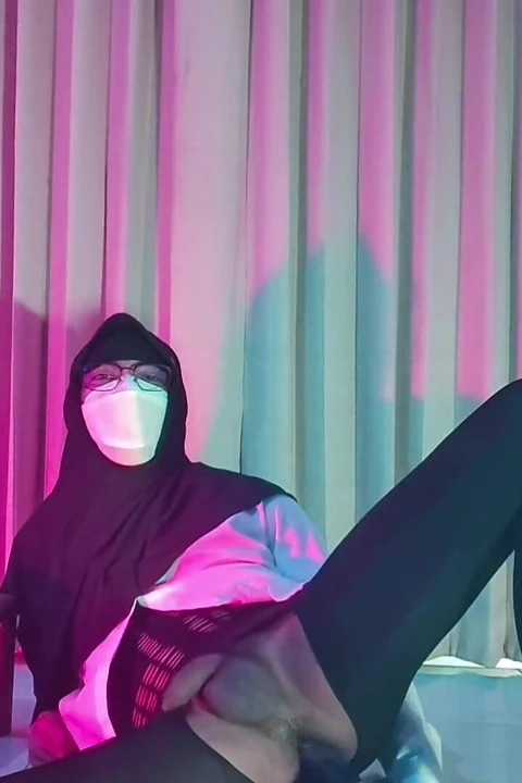 Müslüman üniversite öğrencisi yarağa aç bir sürtük