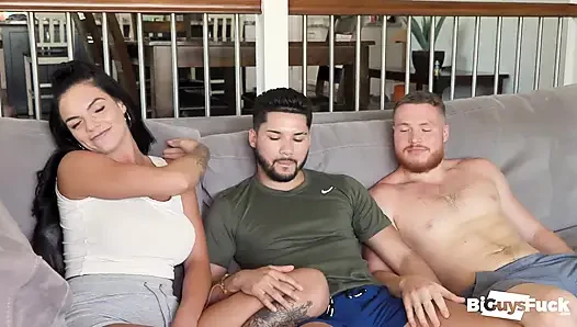 Büyük götlü kızıl saçlı canelo ment biseksüel sikiş
