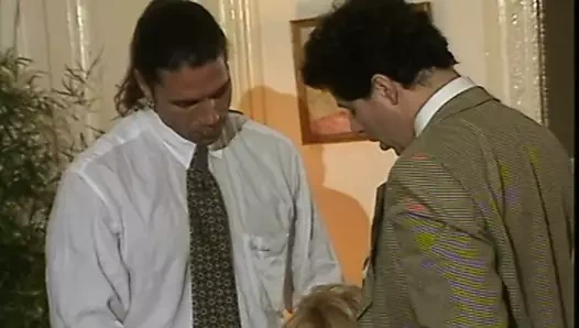 Pis bir kaltak için çift sert nüfuz