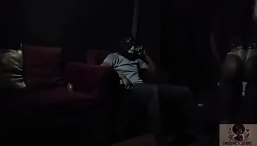 En Sevdiğim Müşterim Için Kucak Dansı
