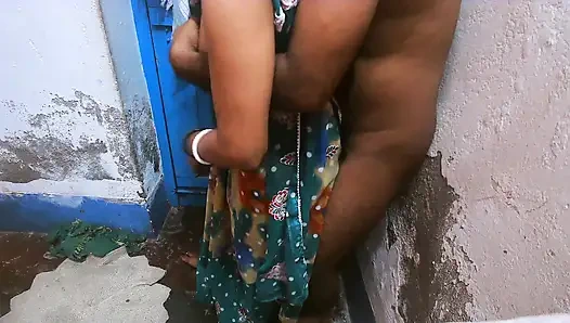 Evli kadın kocasının yarağını emiyor