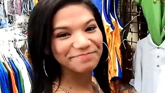 Emy gömlek satıyor