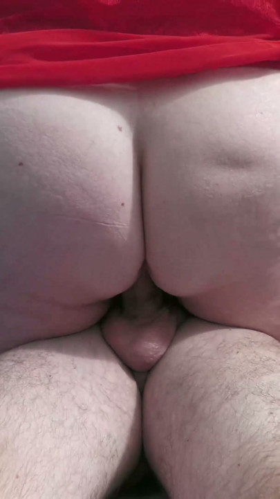 Büyük memeli orta yaşlı seksi kadınlar açık havada dölleme ve catherine can ile üçlü seks | Klip 1
