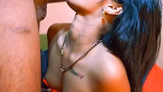 Aniket parmağını Sanjana'nın amına sokuyor ve bir penis sokuyor