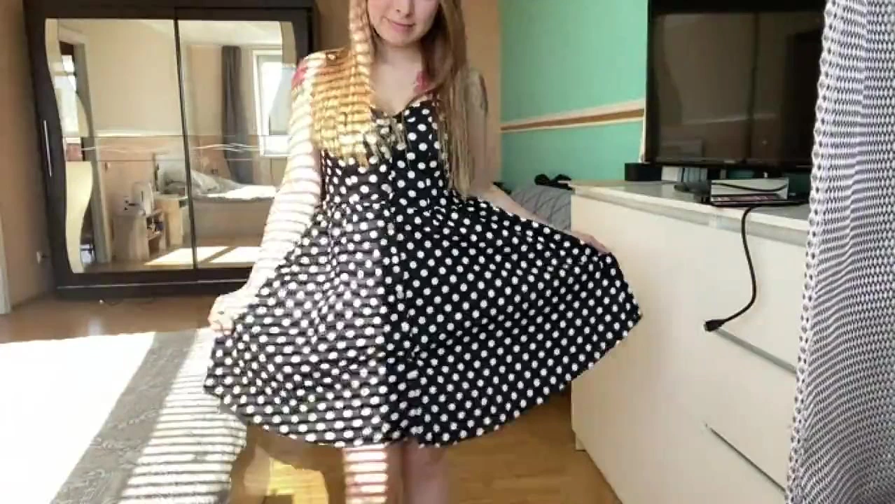 Sweet pussy wants to cum and get orgasms