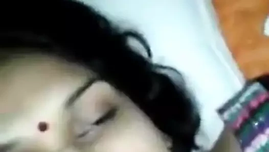 Hamare bibi muslim se chudwana chahti hai hai koi muslman