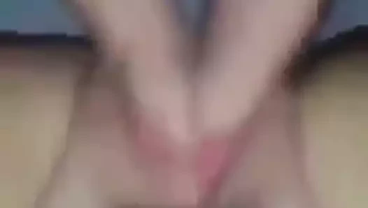 Küçük hanım için ellerinizi birleştirin.