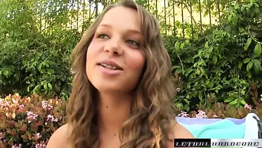 Genç liza rowe gets Hardcore Creampie büyük horoz