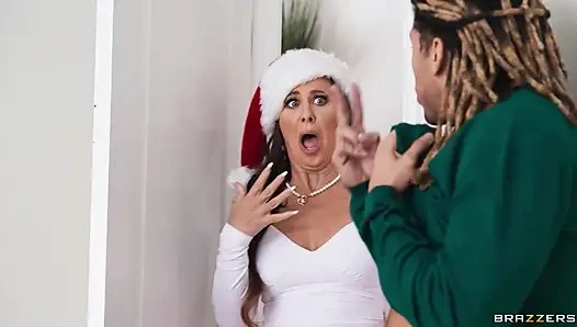 Orta yaşlı seksi kadın Noel keyfi cherie deville ile sikiliyor, rylee blake brazzers