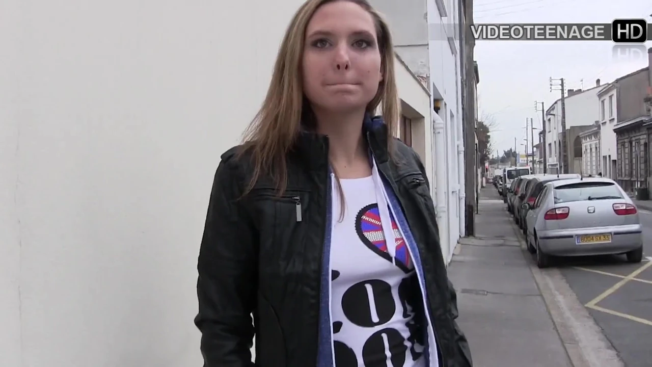 18 Year Lola Does Her First Porn Casting