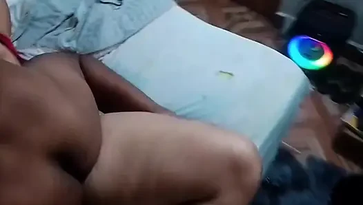 . Trans komşumla gerçekten ateşli lezbiyen seks yapıyorum.