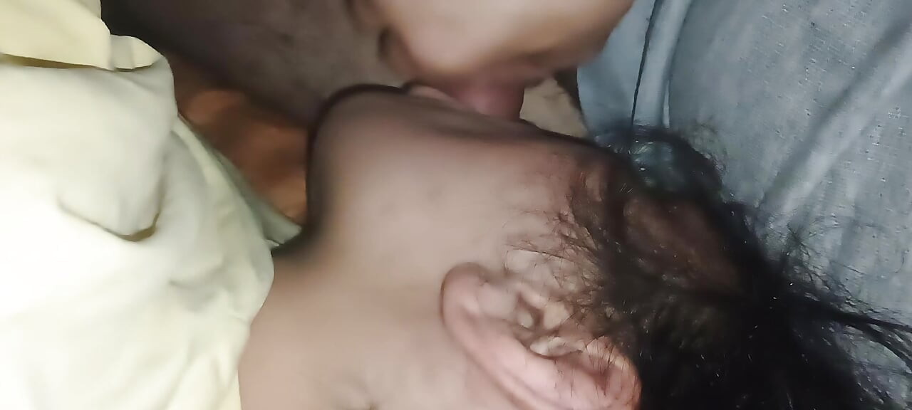 Üvey Babam Ona Girmene İzin Vermek İçin ağzımı Kullanıyor