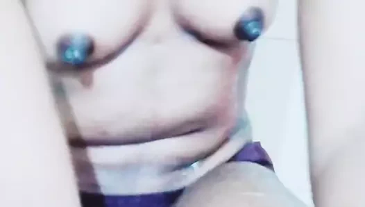 Göğüsler masaj ve kendini bastırıyor bu çok seksi part5