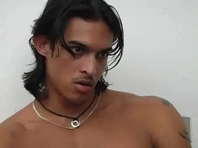 Tony yalnız