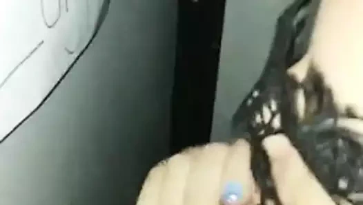 Büyük zenci yarağı ağzına boşalma deliği