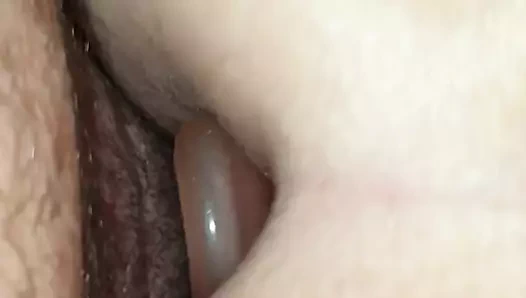 Ma femme avec un plug dans le cul et ma bite dans la chatte