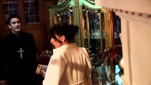 Hile busty milf berbat ve rahibin horoz sürmek