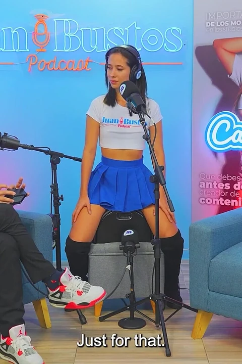 Она не могла контролировать это! Полный взрыв: Вот что был ее первый сквирт... Она просто не перестанет кончать!