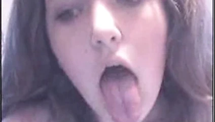 Büyük göğüsler üzerinde kam