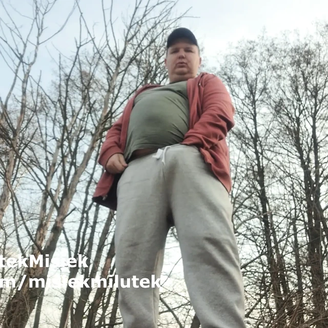 Halka açık parkta mastürbasyon - neredeyse boşalıyor